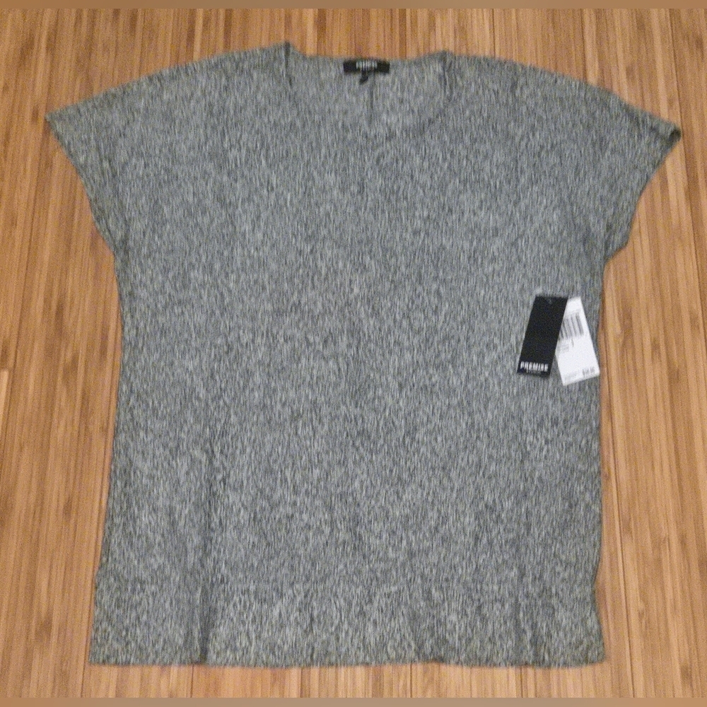 NWT Premise Short Sleeve Top